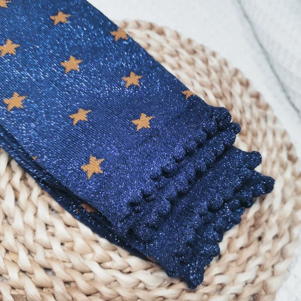 Chaussettes à paillettes bleu — modèle - Étoiles Brillantes Dorées